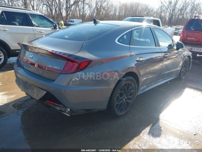 Hyundai Sonata-4