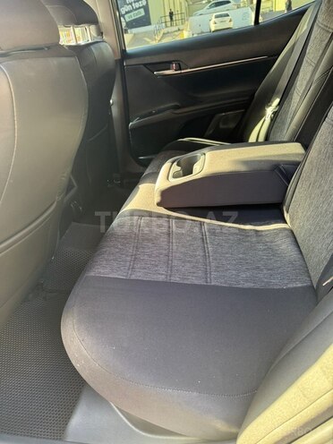 Toyota Camry-11