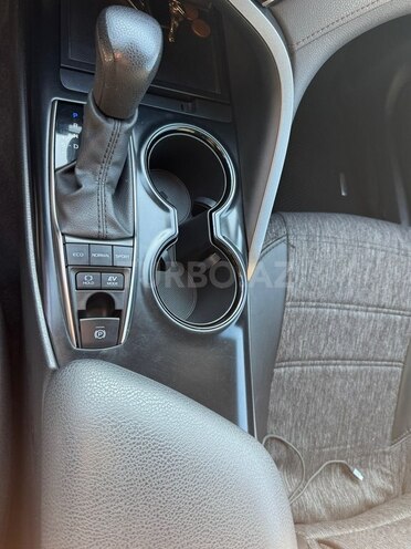 Toyota Camry-9
