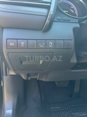 Toyota Camry-12