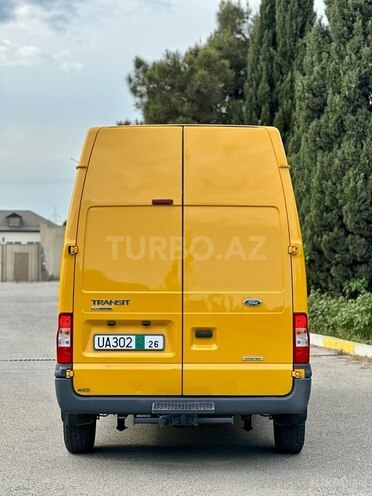 Ford Transit-10