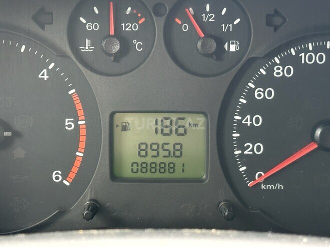 Ford Transit-21