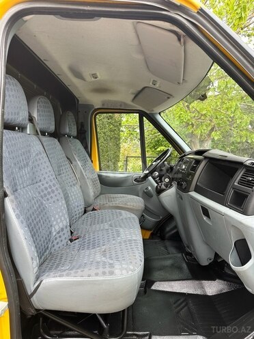 Ford Transit-18
