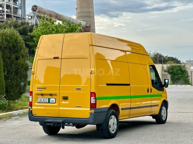 Ford Transit-9