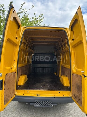 Ford Transit-12