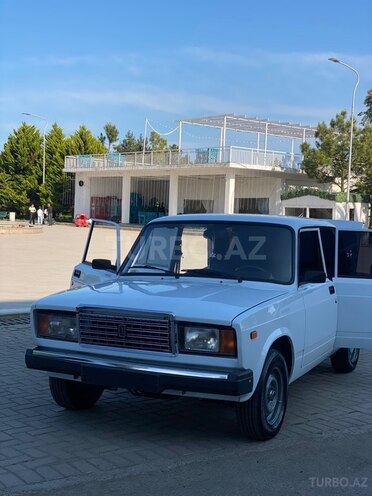 LADA (VAZ) 2107-1