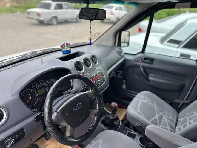 Ford Transit Connect-5