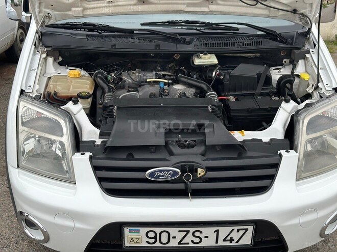 Ford Transit Connect-8