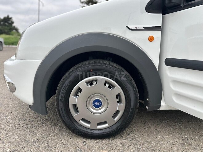 Ford Transit Connect-9
