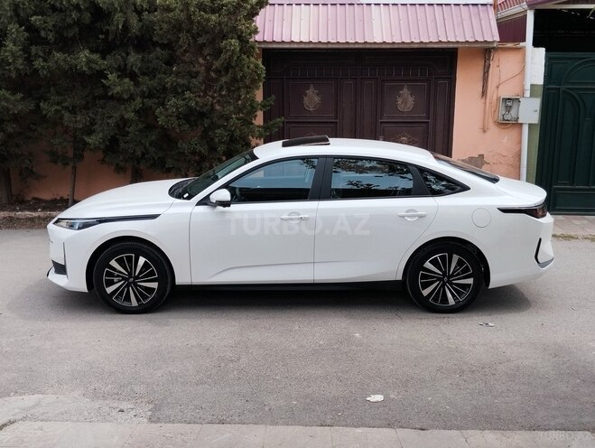 Changan Qiyuan A05-5