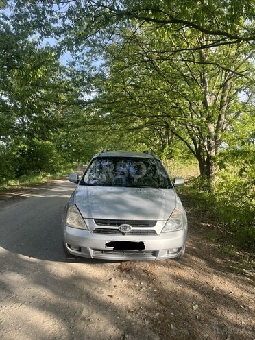 Kia Carnival-1