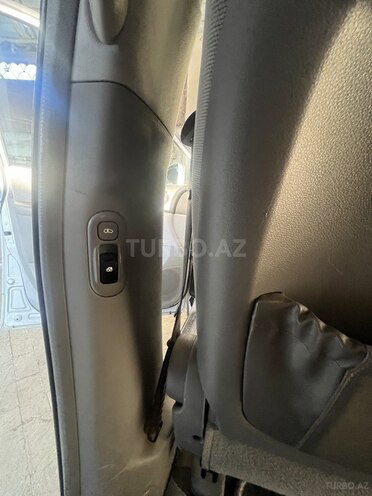 Kia Carnival-11