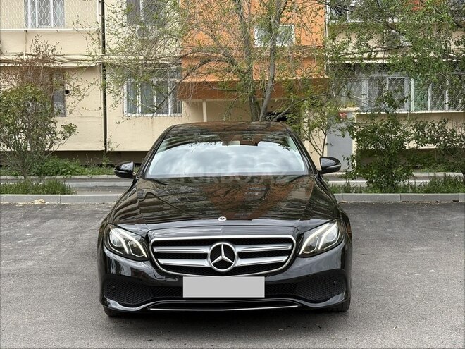 Mercedes E 200-1