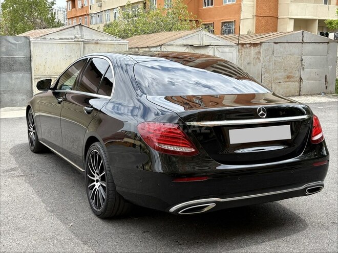 Mercedes E 200-5