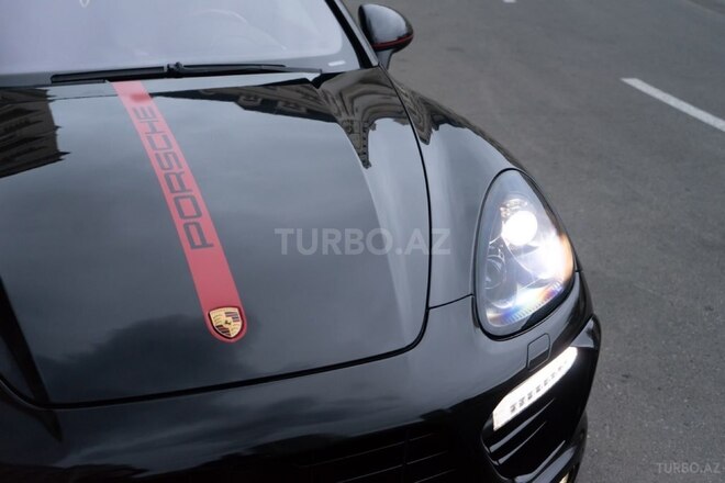 Porsche Cayenne Turbo S-7