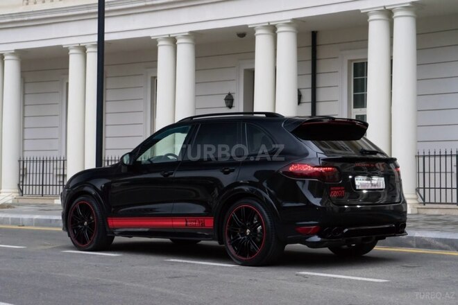 Porsche Cayenne Turbo S-3