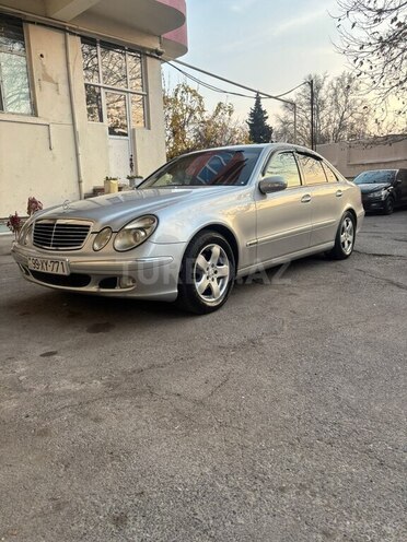Mercedes E 240-3