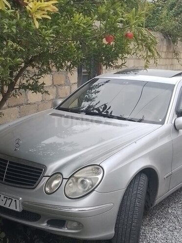 Mercedes E 240-5