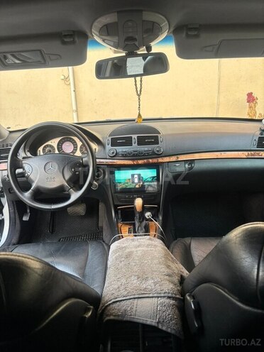 Mercedes E 240-6