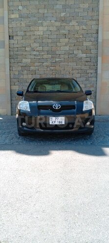Toyota Auris-1