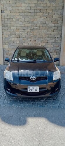 Toyota Auris-2