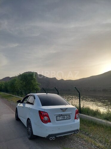 Chevrolet Aveo-3