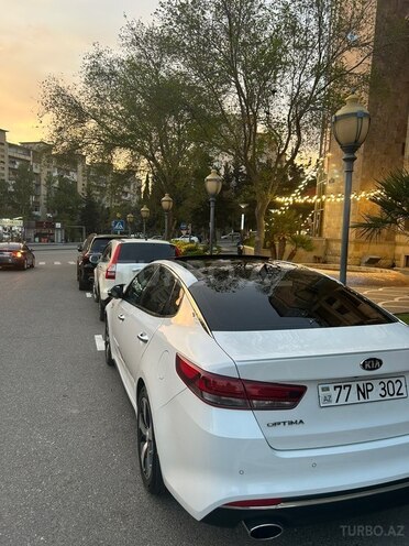 Kia Optima-4