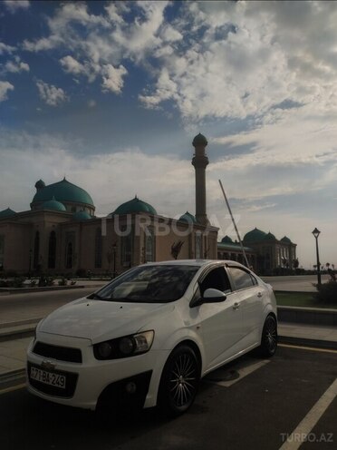 Chevrolet Aveo-5
