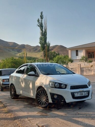 Chevrolet Aveo-4