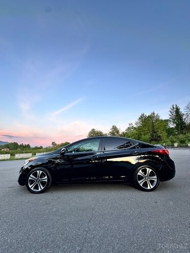 Hyundai Elantra-3