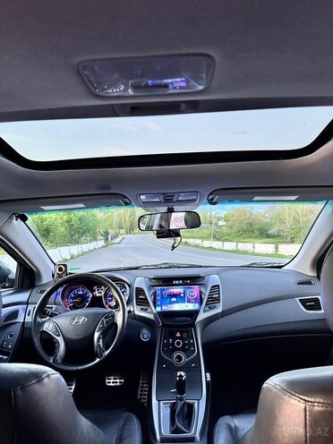 Hyundai Elantra-10