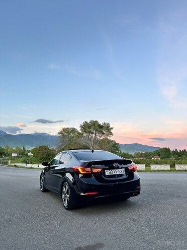 Hyundai Elantra-7