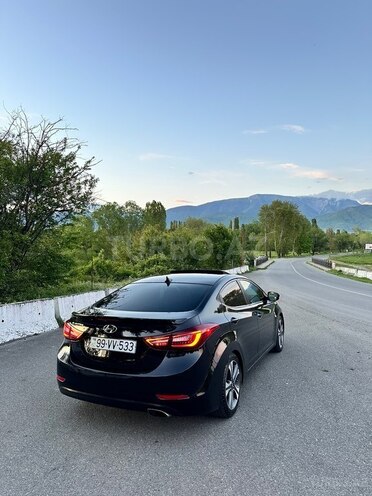 Hyundai Elantra-6