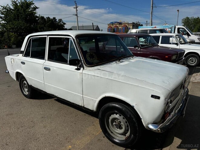 LADA (VAZ) 21011-2
