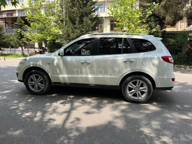 Hyundai Santa Fe-5