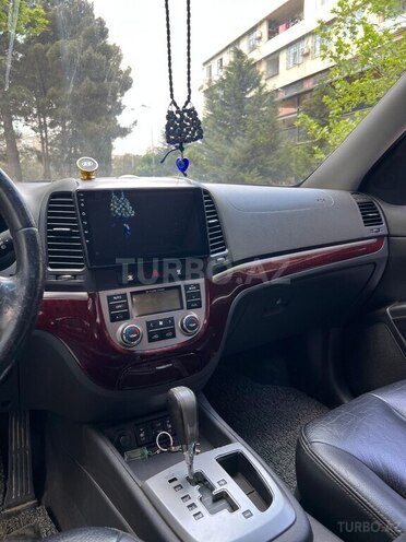 Hyundai Santa Fe-12