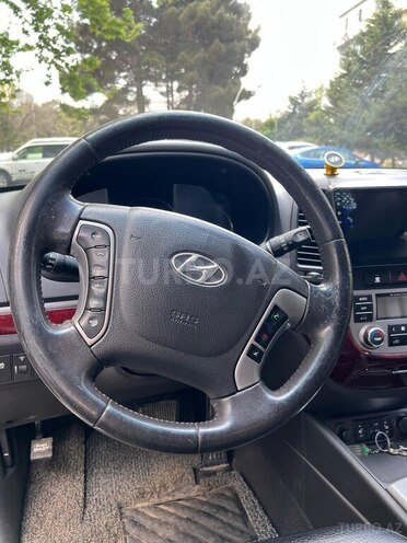 Hyundai Santa Fe-13
