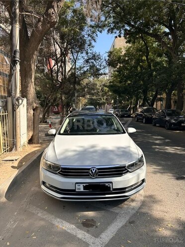 Volkswagen Passat-1