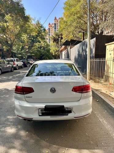 Volkswagen Passat-2
