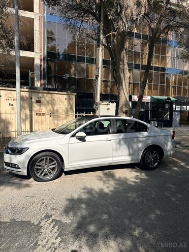 Volkswagen Passat-5