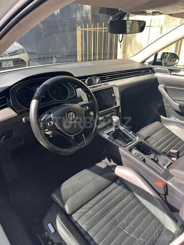 Volkswagen Passat-6