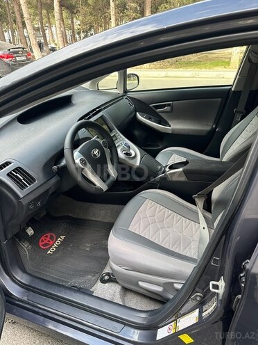 Toyota Prius-9