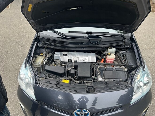 Toyota Prius-14