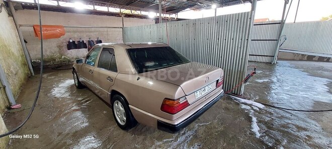 Mercedes 220 E-6