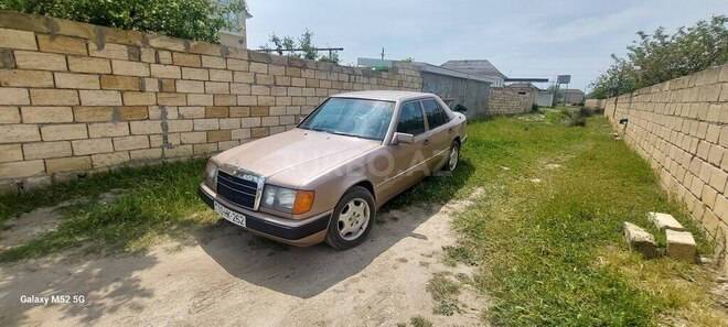Mercedes 220 E-11