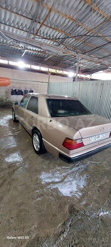 Mercedes 220 E-5