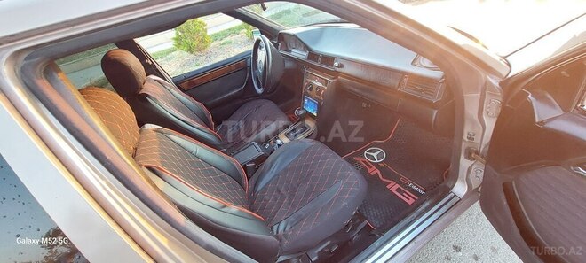 Mercedes 220 E-7