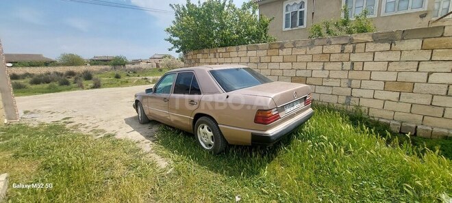 Mercedes 220 E-15