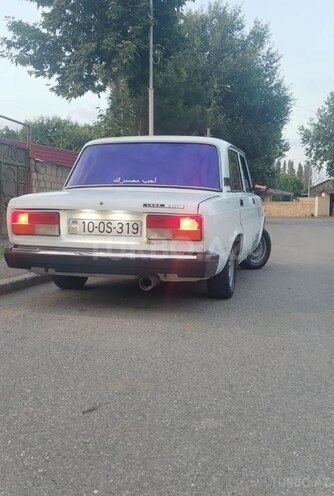 LADA (VAZ) 2107-2