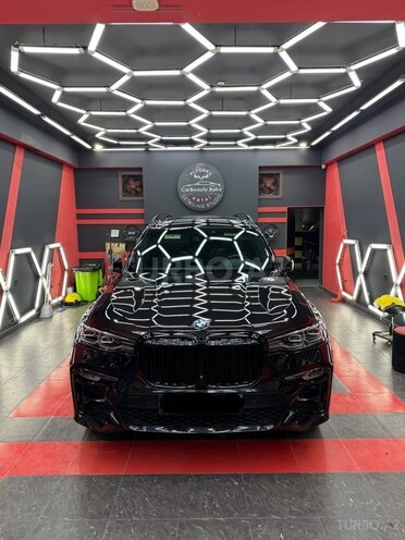 BMW X7-1